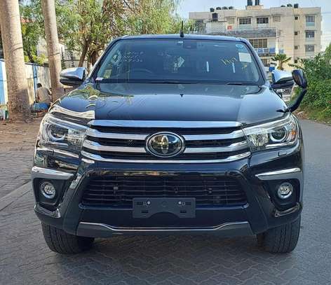 Toyota Hilux double cabin black 2018 image 1