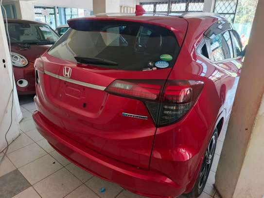 Honda vezel hybrid image 2