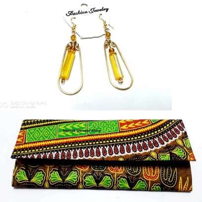 Womens Multicolor ankara clutch with earrings image 4