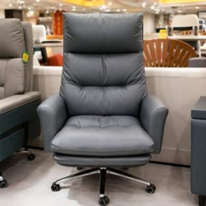 Ergonomic Executive Luxury office Chair image 2