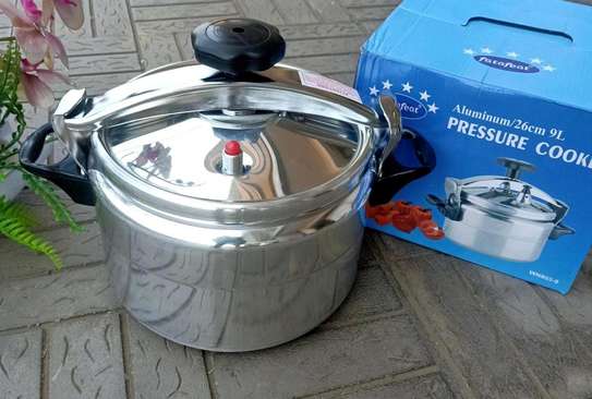 9ltrs aluminium non-explosive pressure cooker image 1