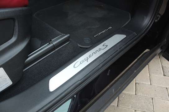 Porsche Cayenne S Leather Sunroof 2018 33,000 Kms image 11