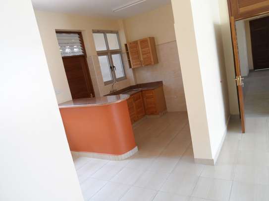 2 Bed Apartment with En Suite in Mtwapa image 3
