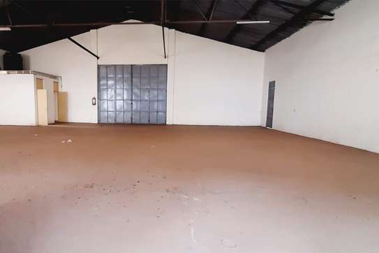 5,200 ft² Warehouse with Backup Generator at Southern Bypass image 6