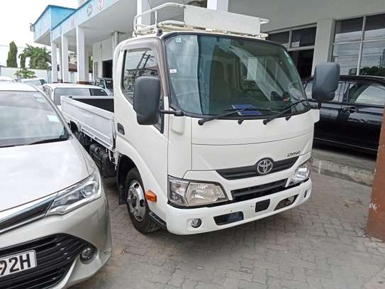 TOYOTA DYNA WITH FRONT LEAF SPRINGS image 2