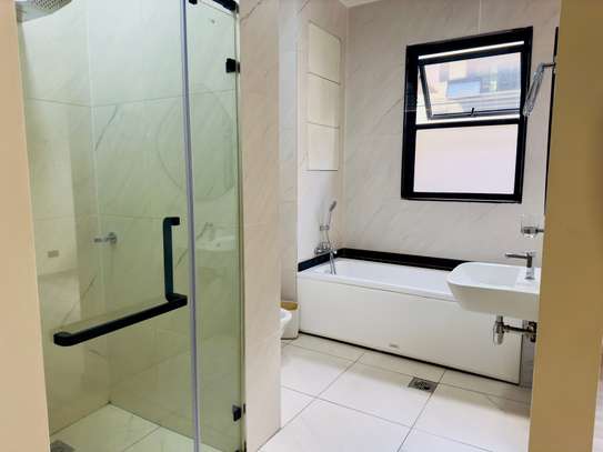 2 Bed Apartment with En Suite at Rhapta Road image 10