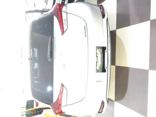 Toyota Auris silver image 4