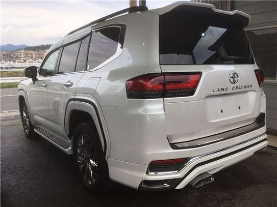 2022 TOYOTA LAND CRUISER ZX image 10
