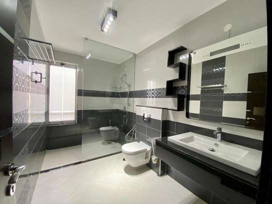 3 Bed Apartment with En Suite in Riverside image 6