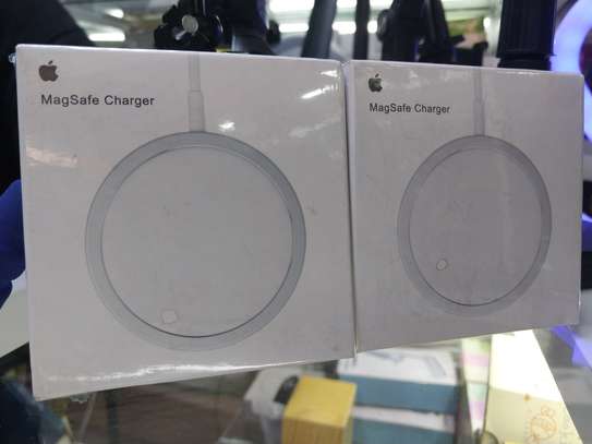 Wireless A pple MagSafe Charger image 2