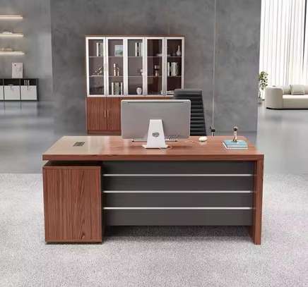 Office Desk : 1.6M Modern L-Shaped Executive Office Desk image 6