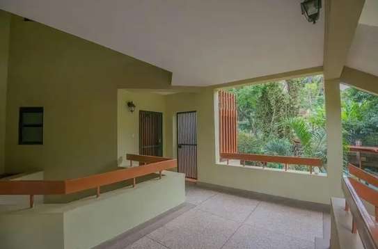 4 Bed Apartment in Riverside image 7
