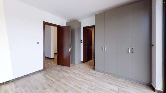 4 Bed Apartment with En Suite in General Mathenge image 16