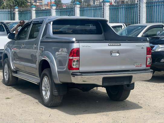 TOYOTA HILUX DOUBLE CABIN 2015 MODEL. image 5