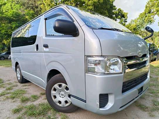 Toyota Hiace Auto diesel image 4