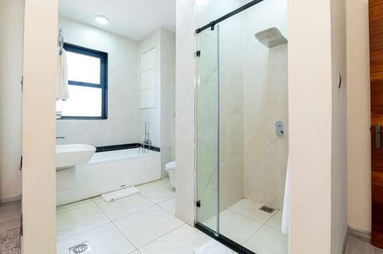 2 Bed Apartment with En Suite in Westlands Area image 6