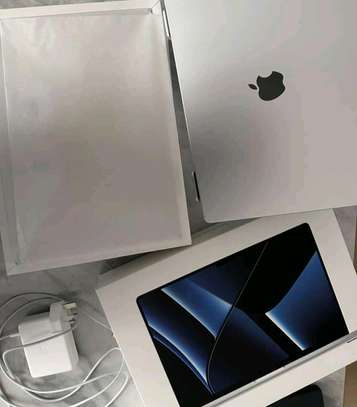 Apple MacBook Pro Early 2023 image 1