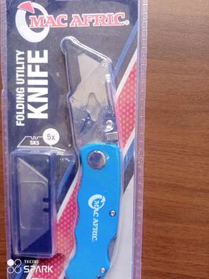 Folding Utility Knife image 1