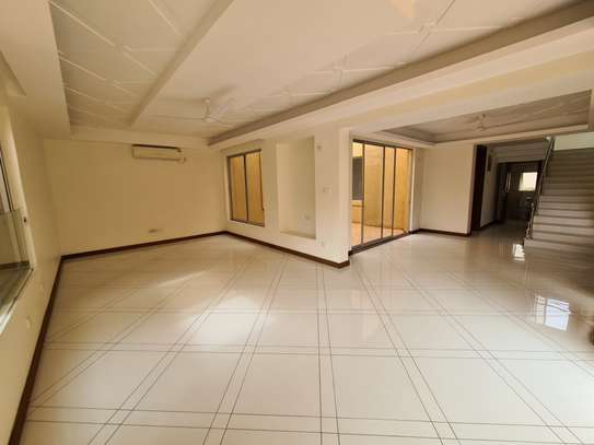 4 Bed Apartment with En Suite in Nyali Area image 23