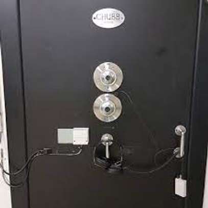 Best Safe Technicians,Opening of Safes,Repairing of Safes image 1