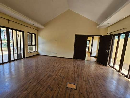 4 Bed Apartment with En Suite at Riverside Dr image 1