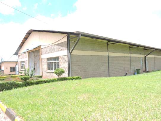 7,000 ft² Warehouse with Parking in Kikuyu Town image 1