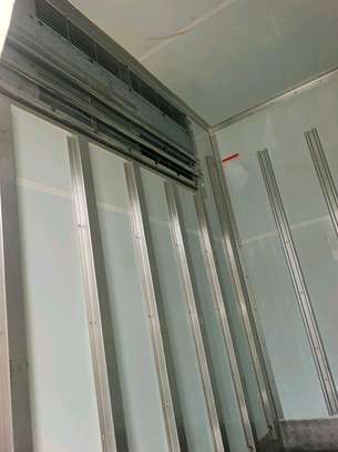 Hino Dutro freezer image 11