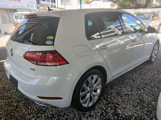 Volkswagen golf TSi white image 4
