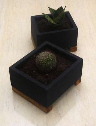 Tekili planter box image 1