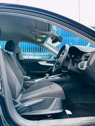 Audi A4 TFSI Black 2018 image 5