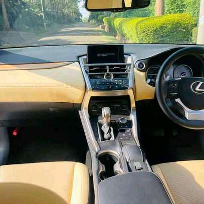 2014 Lexus NX 300h image 6