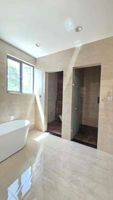 5 Bed Townhouse with En Suite at Lavington image 7