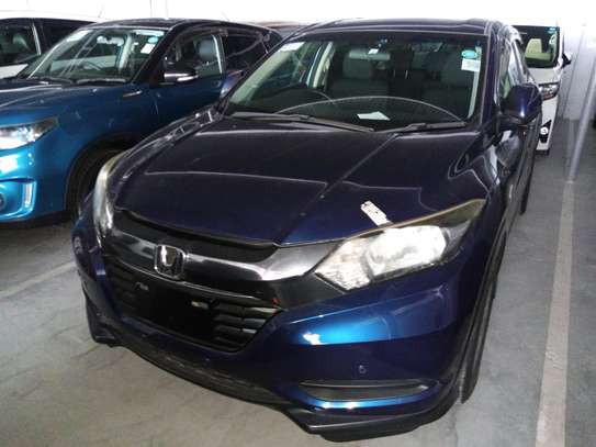 Blue Honda vezel image 1
