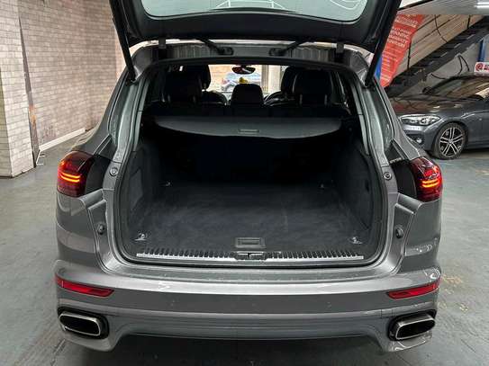 Porsche Cayenne Turbo 2018 image 10