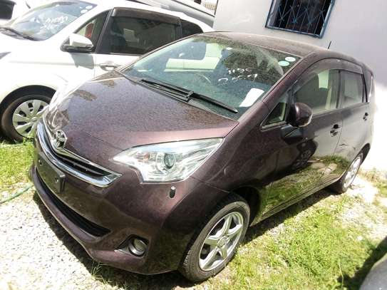 Toyota Ractis image 4