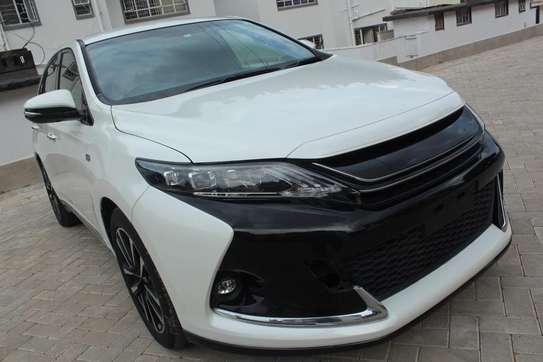 Toyota Harrier Gs 2016 70,000 Kms image 2