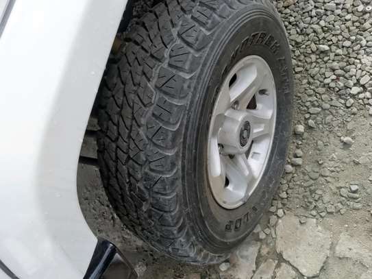 Toyota land cruiser v8 image 1