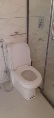 5 Bed Apartment with En Suite at 6Th Avenue Parklands image 10