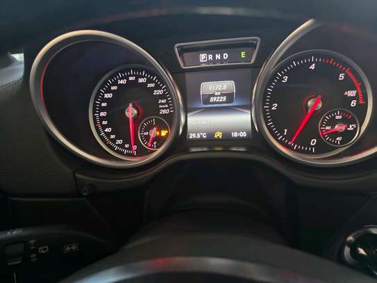Mercedes Benz G350d image 5