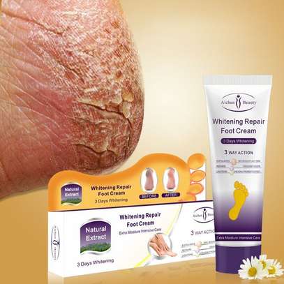 Aichun Beauty Whitening Foot Repair Cream For Rough,Dry & Cracked Feet image 1