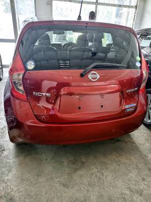 Nissan note redwine image 5