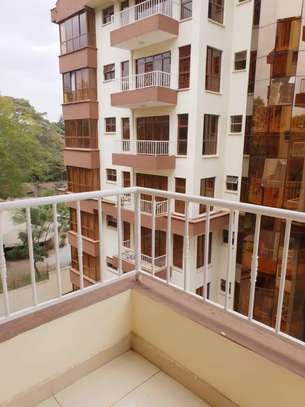 3 bedroom apartment for rent in Kileleshwa image 5