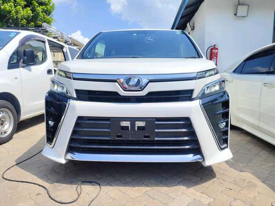 Toyota Voxy WXB 2017 white 2wd image 1