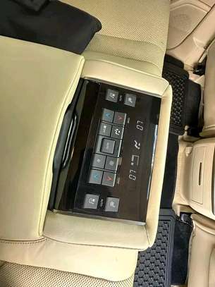 2017 Lexus LX 450Diesel image 7