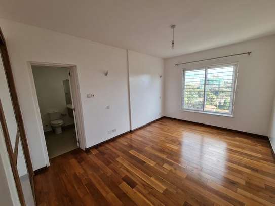 4 Bed Apartment with En Suite in Lavington image 12