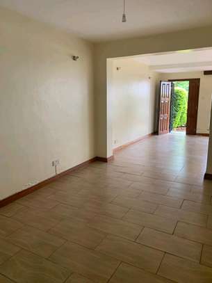 4 BEDROOM APARTMENT TO LET WESTLANDS BROOKSIDE image 4