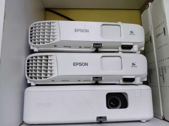 Epson CB X05 image 1