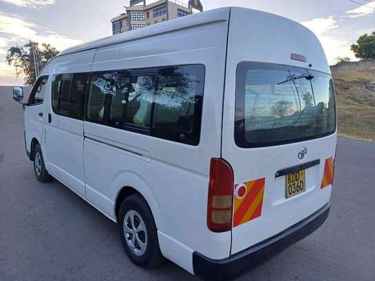Toyota Hiace diesel 9l 2014 slightly used image 10