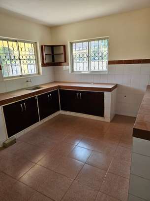3 Bed Townhouse with En Suite at Nyali image 9