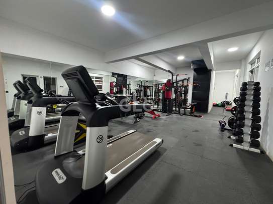4 Bed Apartment with En Suite in Parklands image 3
